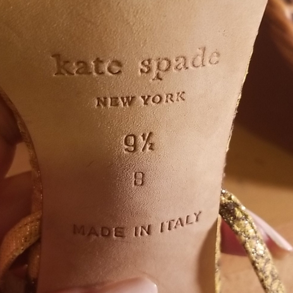 Shoes - Picture 3 of 4